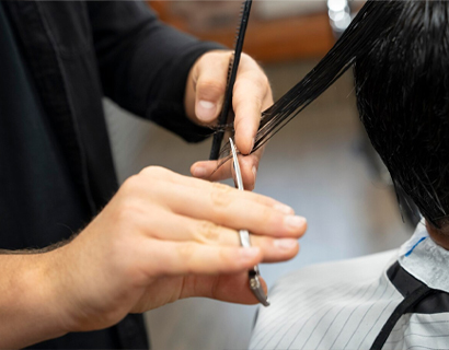 What factors should be Considered When Eligeing Hair Scissors?